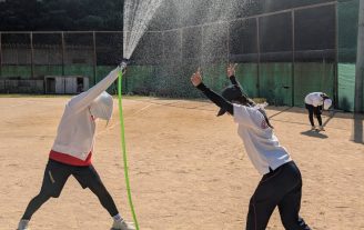 女子硬式テニス部って楽しいよ！